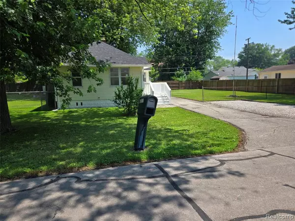 Monroe, MI 48162,3263 Beechwood Street