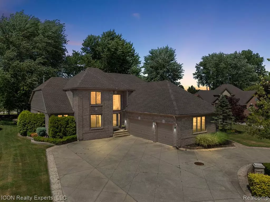 Macomb, MI 48042,18529 Sumpter Forest Drive
