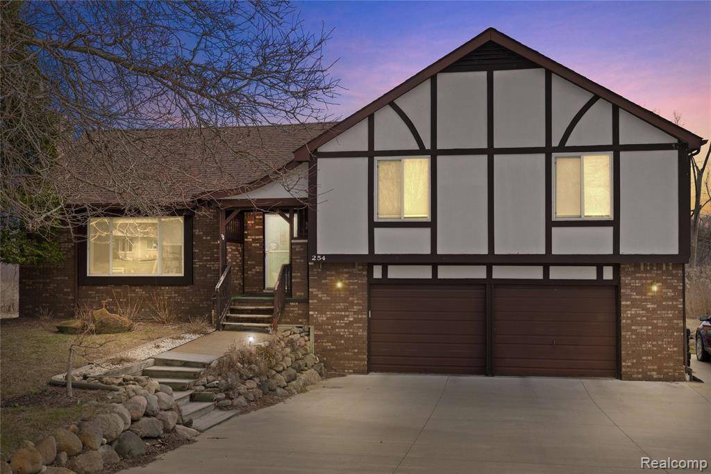 254 Cross Timbers Street, Oxford, MI 48371