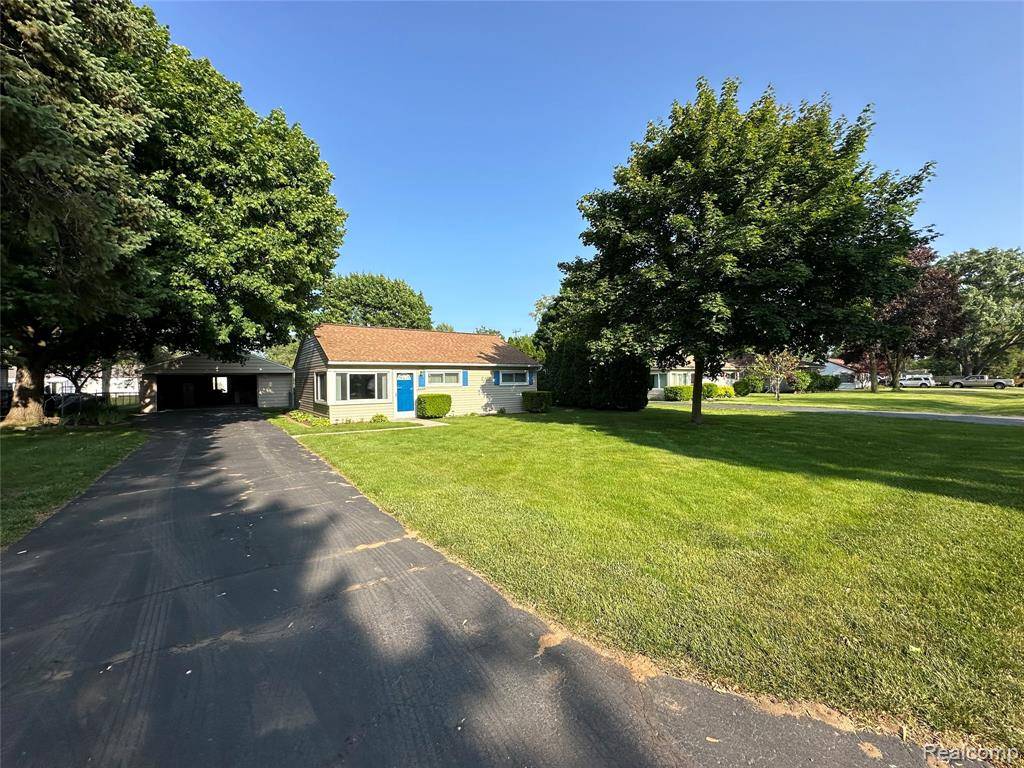 2068 Kohler Street, Waterford, MI 48329