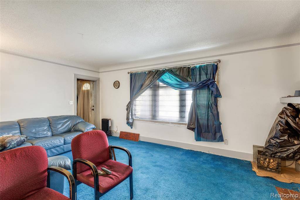 Detroit, MI 48227,12724 Strathmoor Street