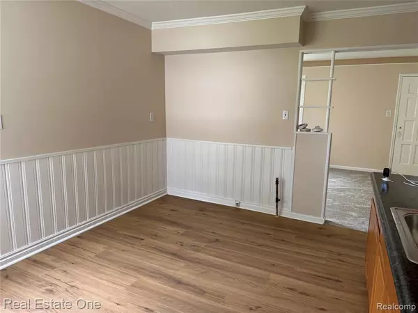 Madison Heights, MI 48071,27637 Dartmouth Street