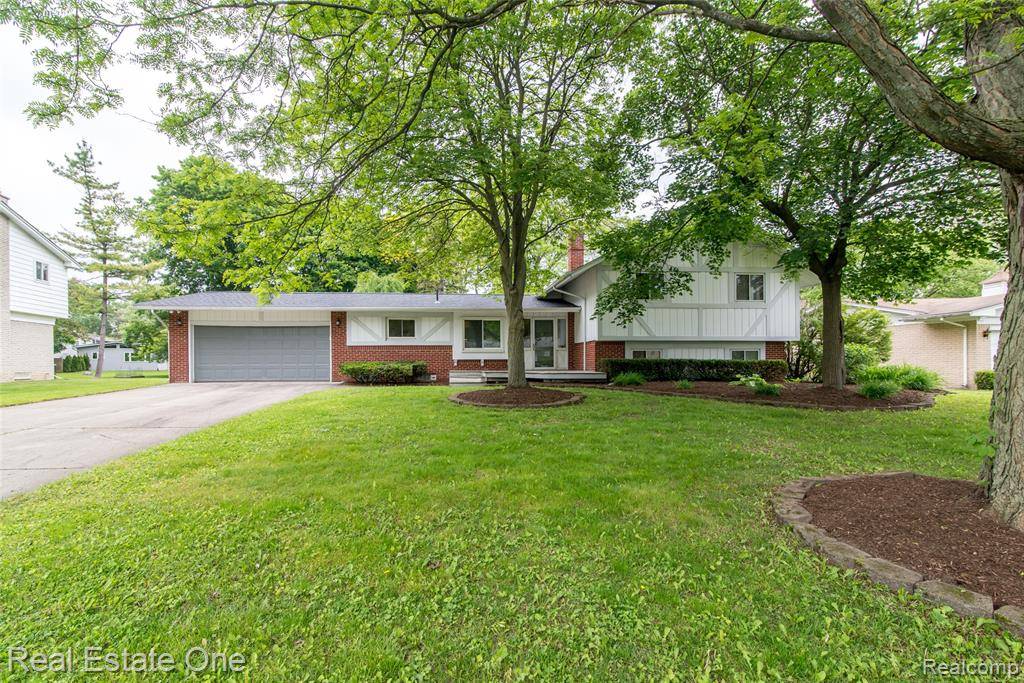 6845 Tamerlane Drive, West Bloomfield, MI