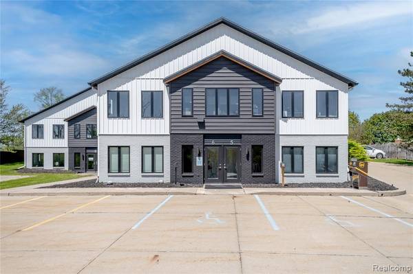 536 Perry Road, Grand Blanc, MI 48439