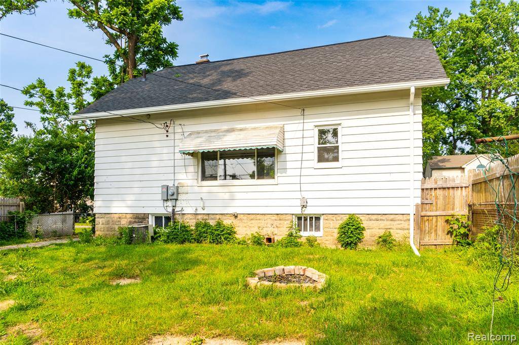 Farmington Hills, MI 48336,21200 Collingham Avenue