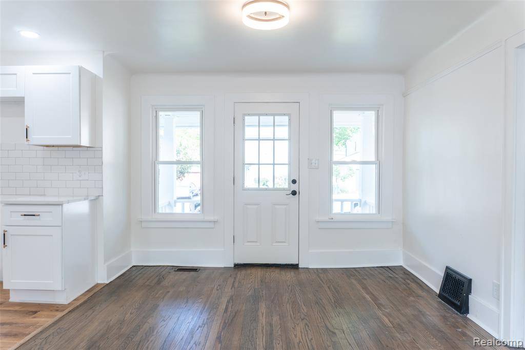 Farmington Hills, MI 48336,21200 Collingham Avenue