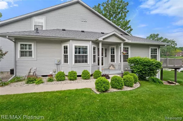 Fenton, MI 48430,2336 Swans Cove