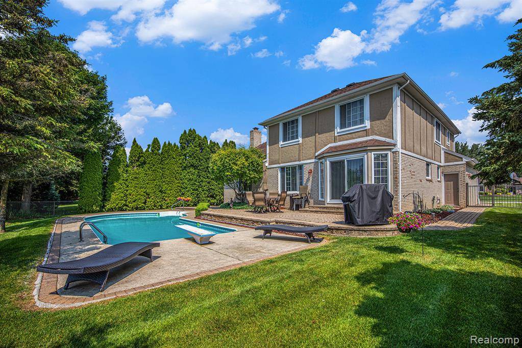 Macomb, MI 48042,16096 Violet Drive