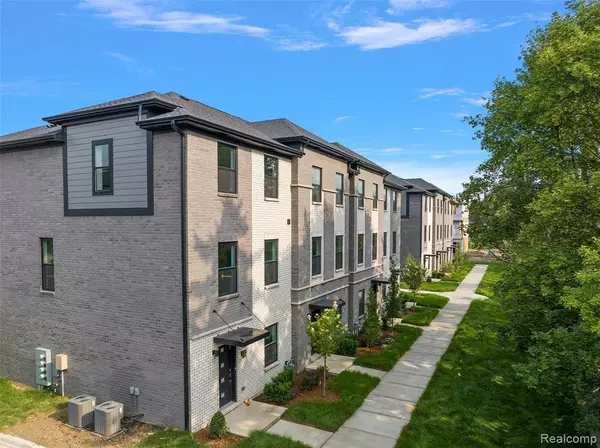 Troy, MI 48084,2813 Summers Place