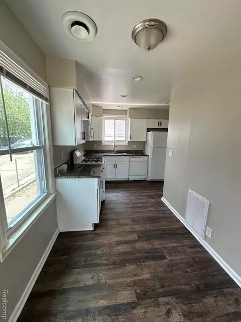 Hazel Park, MI 48030,445 W. Garfield