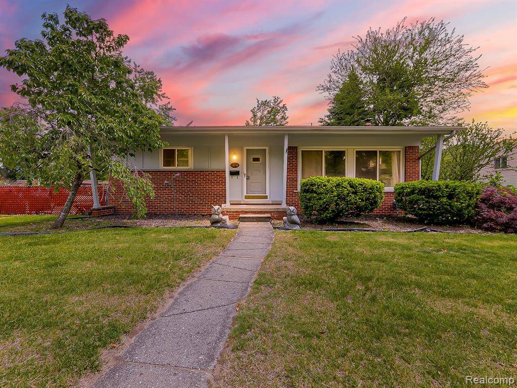 19848 Maplewood Street, Livonia, MI 48152
