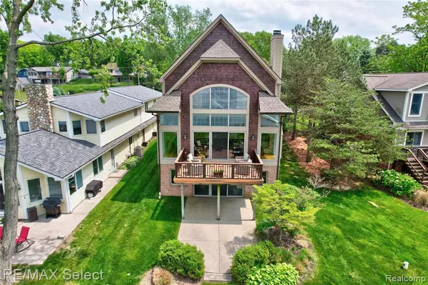 Fenton, MI 48430,15496 Bealfred Drive