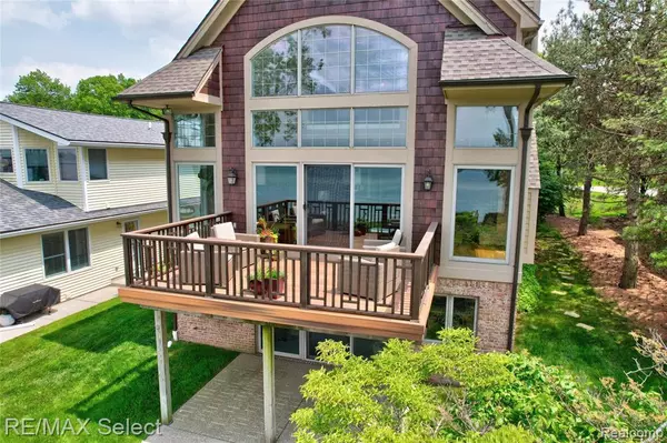 Fenton, MI 48430,15496 Bealfred Drive