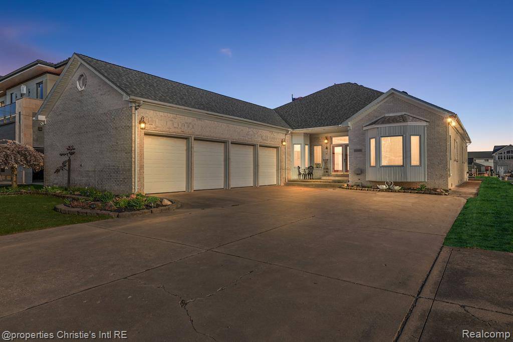 32560 N River Road, Harrison Township, MI