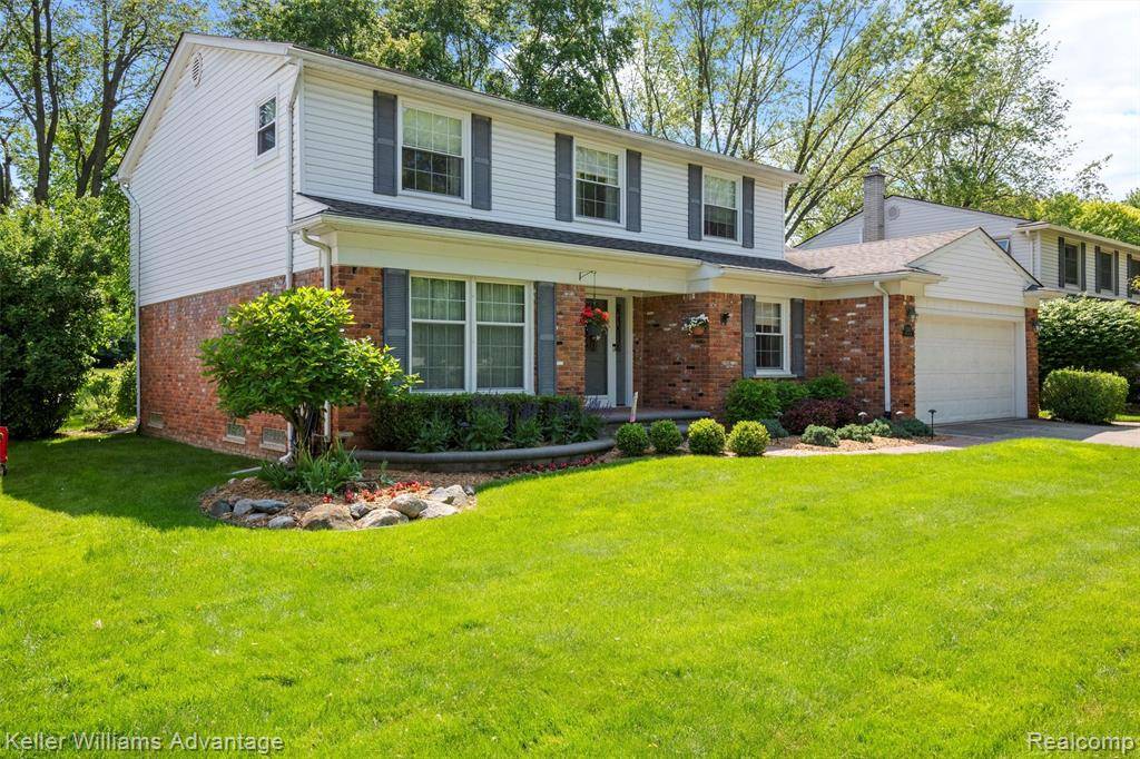 Livonia, MI 48154,15565 Blue Skies Street