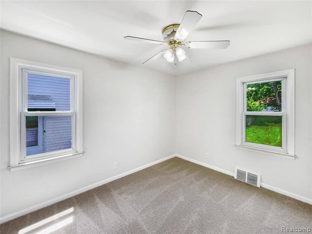 Wyandotte, MI 48192,3894 17th Street