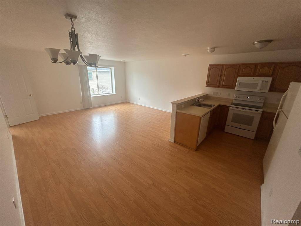 Dearborn Heights, MI 48127,22 EDEN PARK Drive