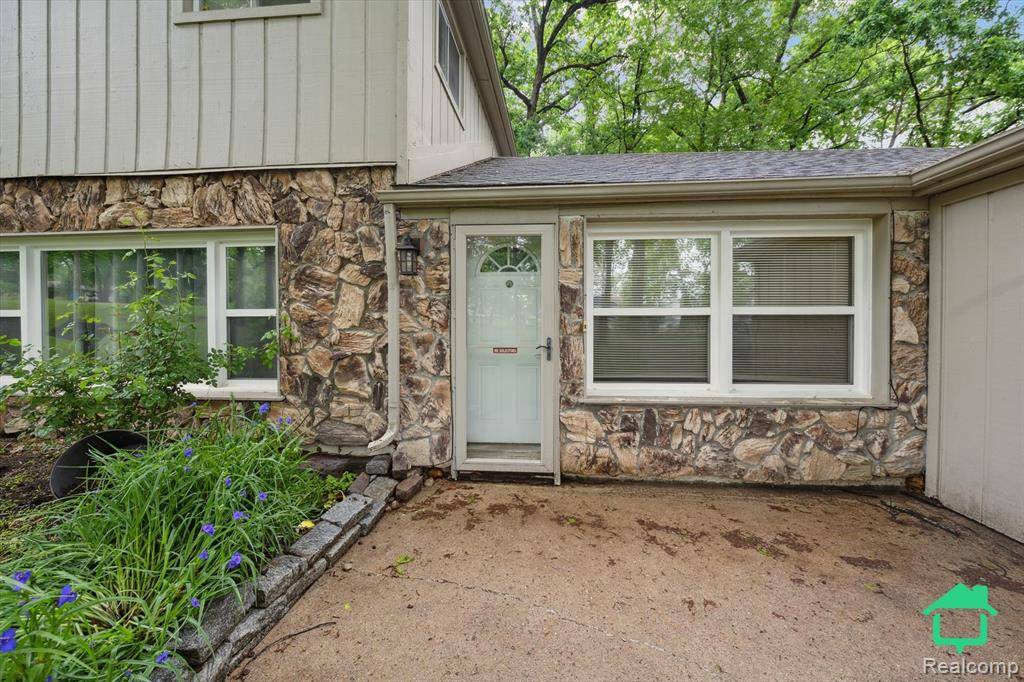 White Lake, MI 48383,320 Elkinford Drive