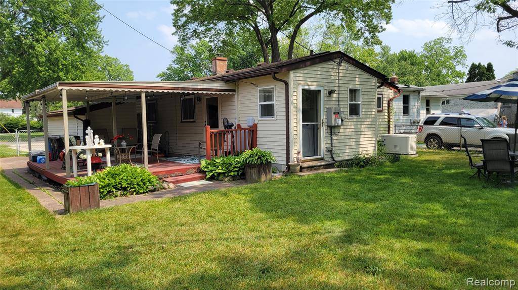 Westland, MI 48186,1318 S Linville Avenue