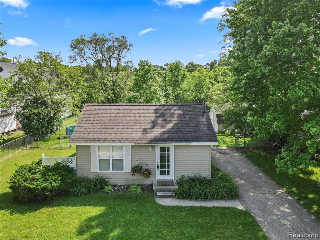 Holly, MI 48442,501 Front Street