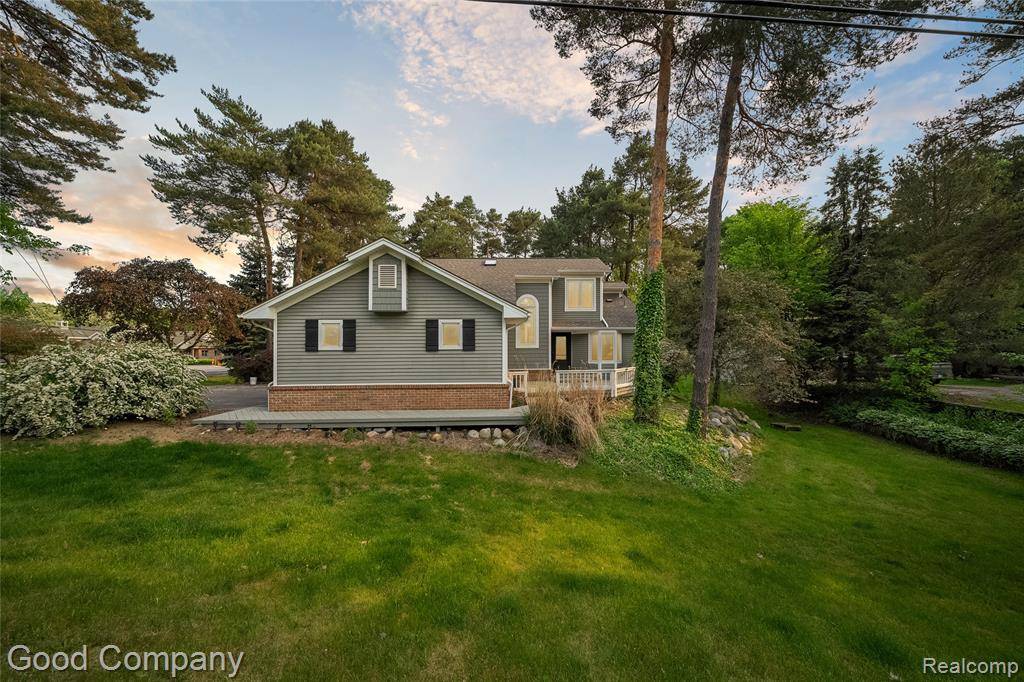 5490 Clarkston Road, Clarkston, MI 48348