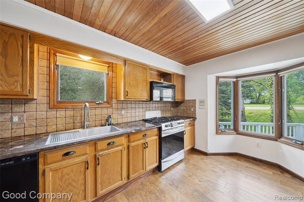 Clarkston, MI 48348,5490 Clarkston Road