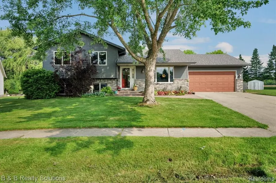 440 Jonathon Drive, Almont, MI 48003
