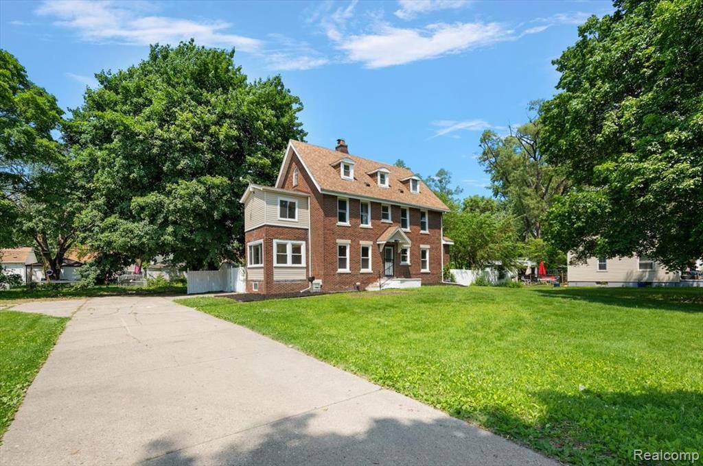 Detroit, MI 48219,22608 Frisbee Street