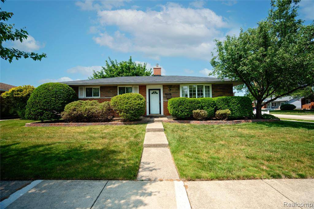 Northville, MI,33912 Sequoia Street