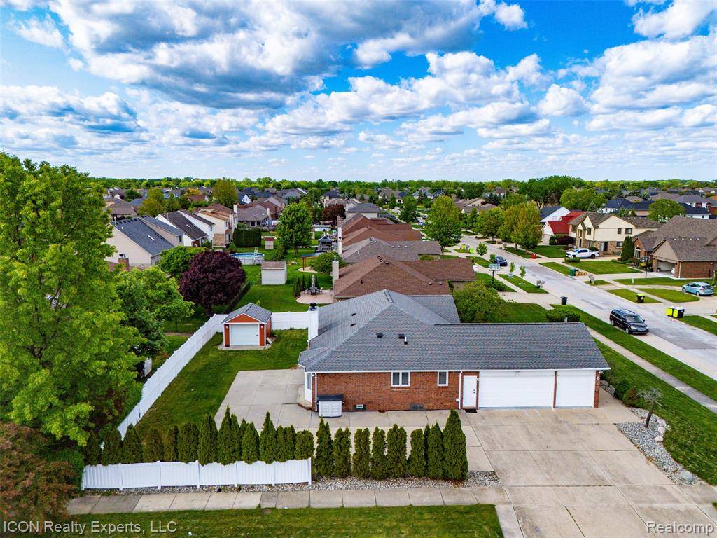 54613 Laurel Drive, Macomb, MI 48042