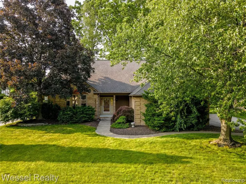 53778 Oakview Drive, Shelby Twp, MI 48315