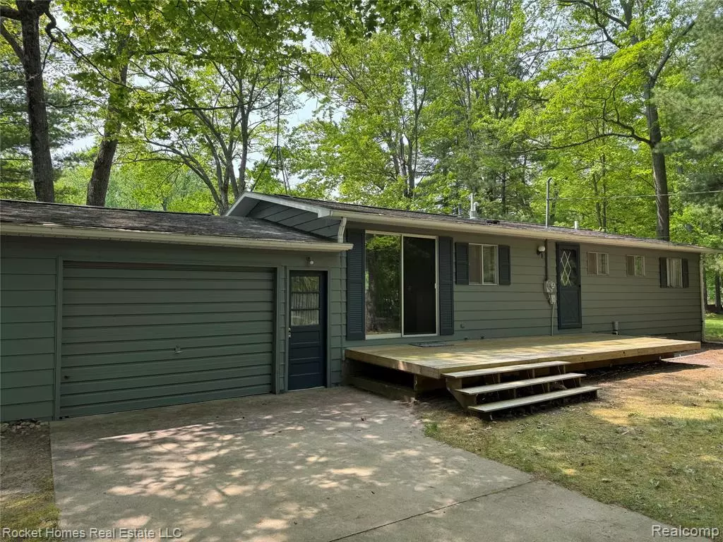 Evart, MI 49631,9689 Pine Lane