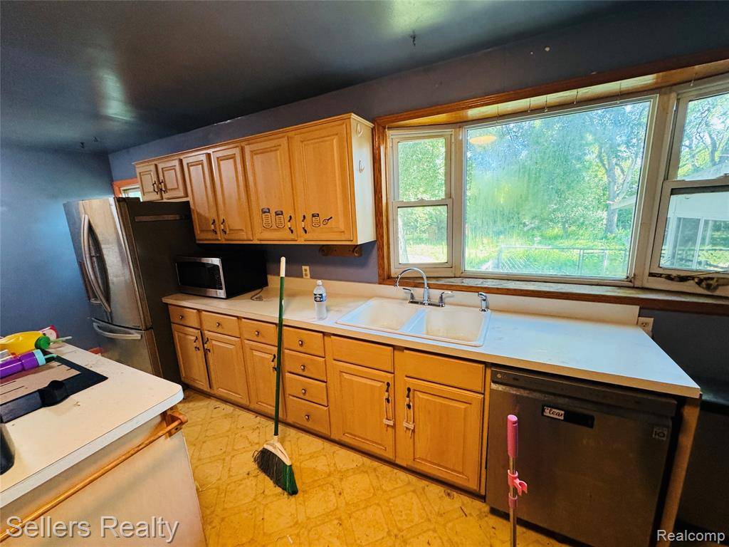 Grand Blanc, MI 48439,6106 E Hill Road