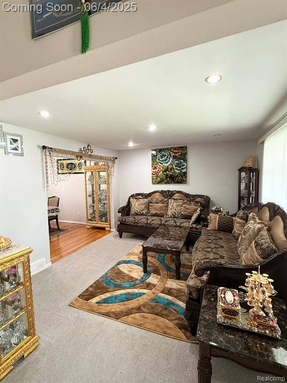Warren, MI 48310,35677 Tina Drive