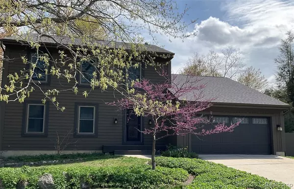 6148 Oakpark Trail, Haslett, MI 48840