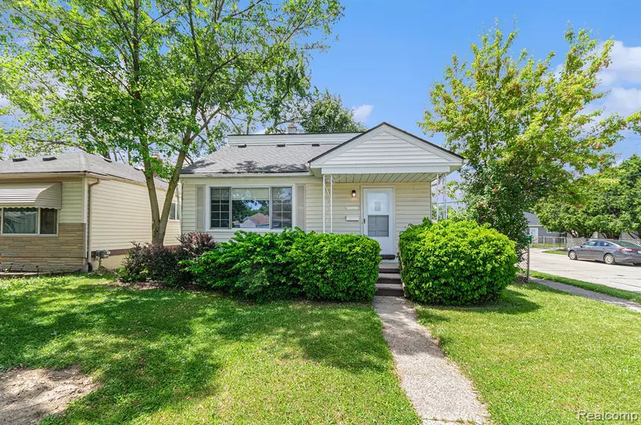 24309 Tuscany Avenue, Eastpointe, MI 48021
