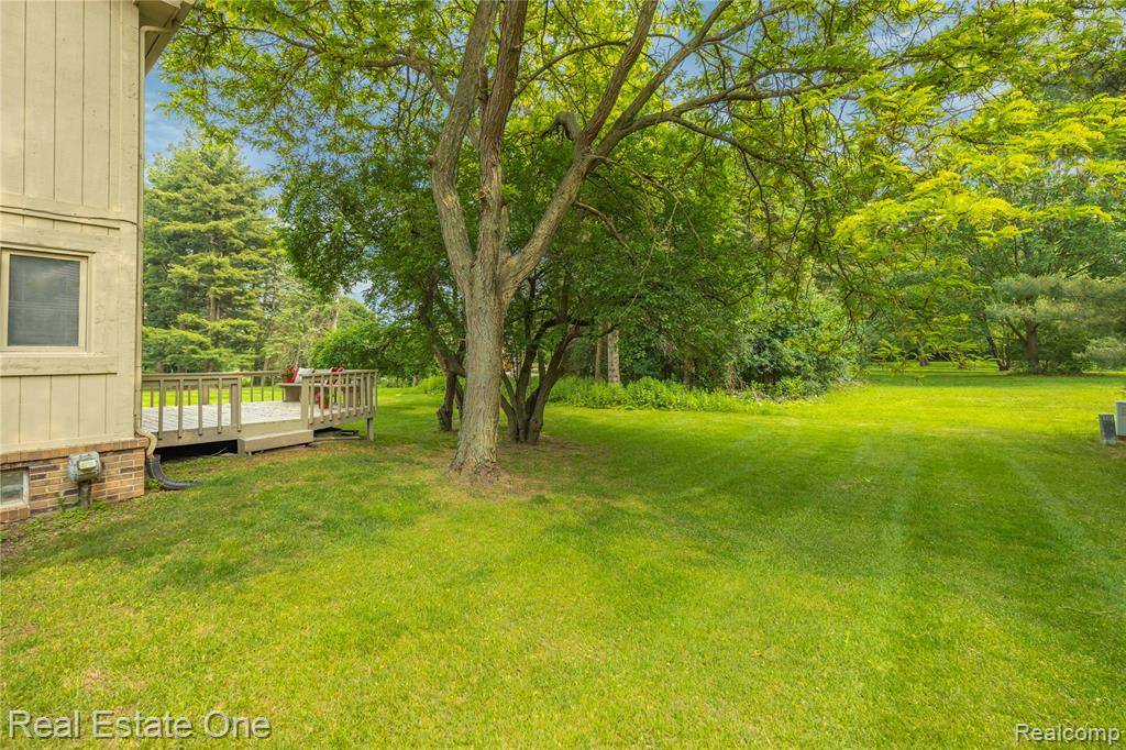 Farmington Hills, MI 48331,28840 E King William Drive