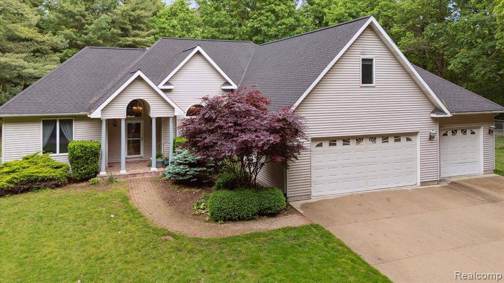 8883 Dixie Highway, Birch Run, MI 48415