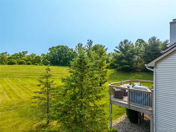 Grand Blanc, MI 48439,2327 Cherry Tree Lane