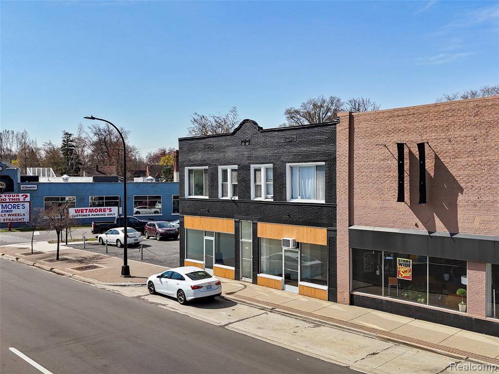 Ferndale, MI 48220,23525 WOODWARD Avenue