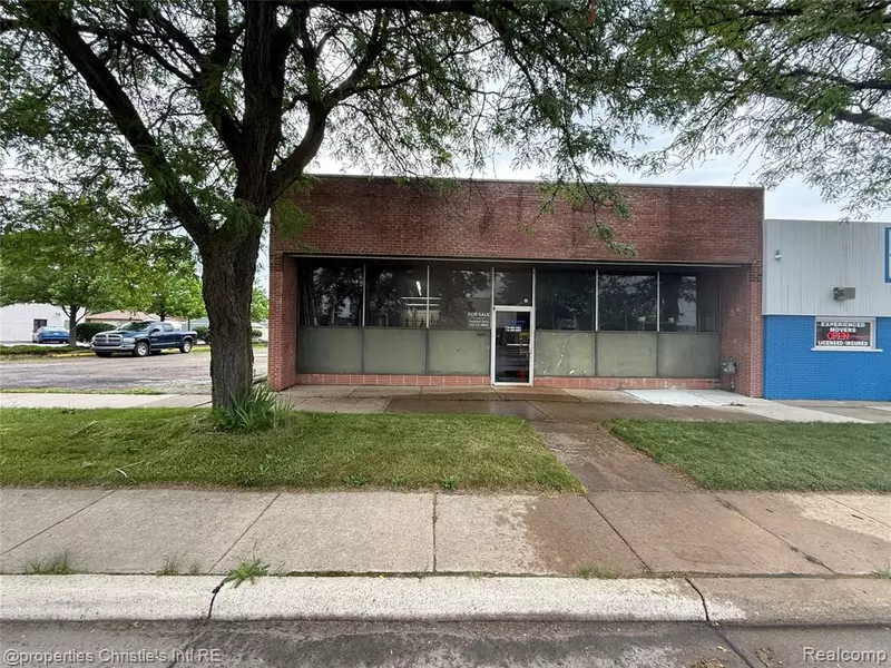1814 EUREKA Road, Wyandotte, MI 48192