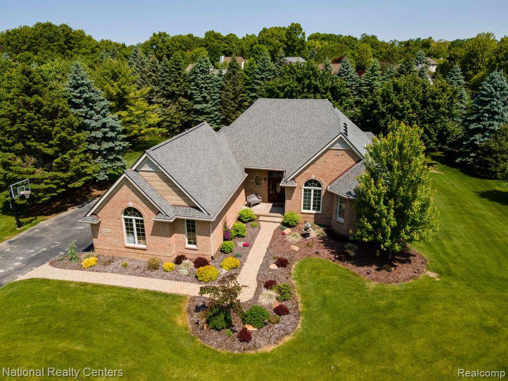1890 Turnberry Court, Oxford, MI 48371