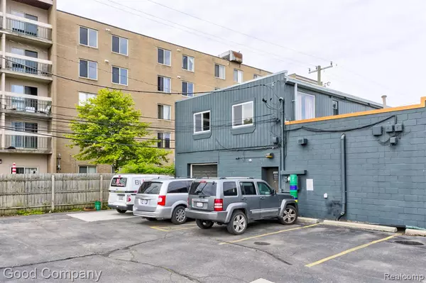 Ferndale, MI 48220,522 E 9 Mile Road