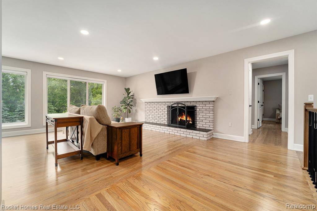 Franklin, MI 48025,30609 Inkster Road