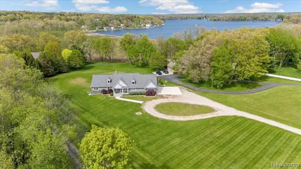 12150 SHAFFER Road, Davisburg, MI 48350