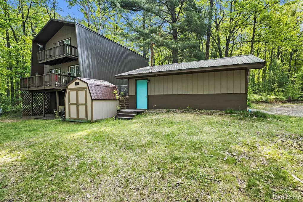 Roscommon, MI 48653,11135 Maple Ridge Way