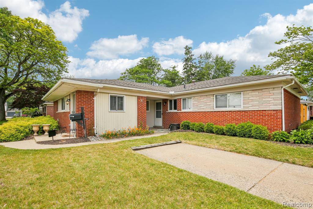 Farmington, MI 48336,22549 Ashley Street