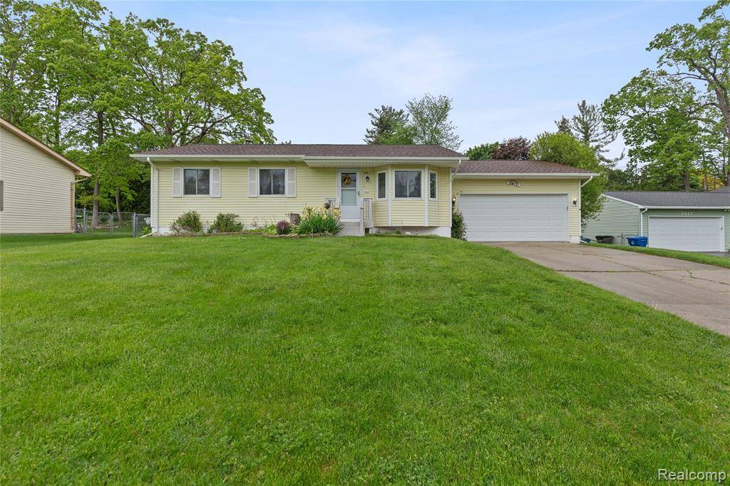 Waterford, MI 48329,2413 Highfield Road