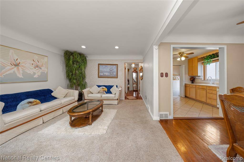 Redford, MI 48239,11322 Leverne