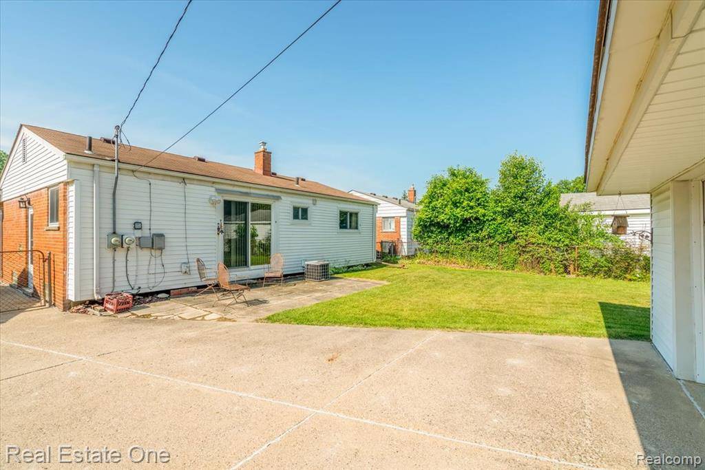 Westland, MI 48186,32622 Parkwood Street